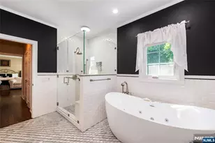 1080 Quigley Ct, Teaneck Township, NJ 07666 - Photo 8