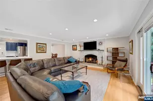 98 Walnut St, Oakland, NJ 07436 - Photo 8