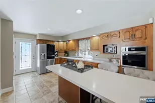 442 Riverview Dr, Totowa, NJ 07512 - Photo 14