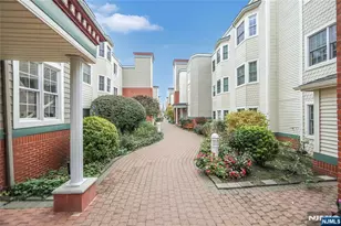 337 The Promenade 337, Edgewater, NJ 07020 - Photo 2