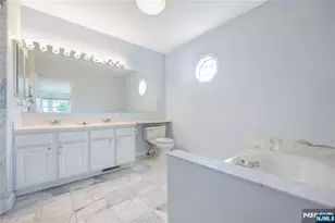 337 The Promenade 337, Edgewater, NJ 07020 - Photo 16