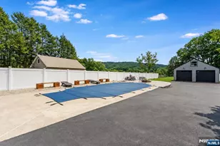 1074 Colfax Ave, Pompton Lakes, NJ 07442 - Photo 36