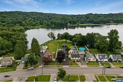 1074 Colfax Avenue, Pompton Lakes, NJ 07442 - Photo 46