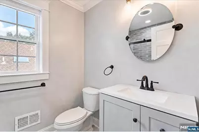 1074 Colfax Avenue, Pompton Lakes, NJ 07442 - Photo 18