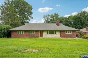 31 Surrey Dr, Wayne, NJ 07470 - Photo 2