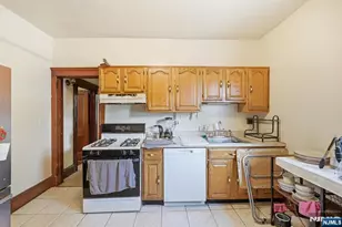 948 Van Houten Ave, Clifton, NJ 07013 - Photo 10