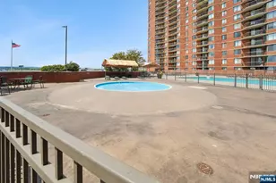 627 Harmon Cove Tower, Secaucus, NJ 07094 - Photo 22