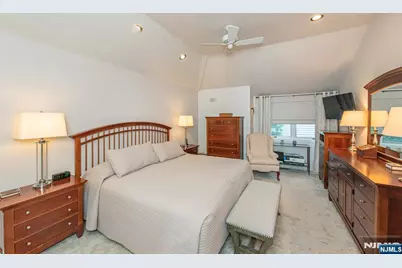 13 Stonegate Drive, Roseland, NJ 07068 - Photo 14