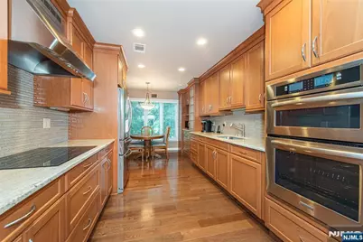 13 Stonegate Drive, Roseland, NJ 07068 - Photo 4