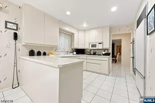 18 Druid Hill Dr, Parsippany, NJ 07054 - Photo 10