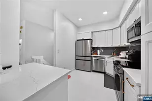 516 Windsor Dr, Palisades Park, NJ 07650 - Photo 10