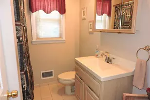 15 Main Ave, Elmwood Park, NJ 07407 - Photo 10