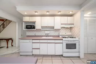 34 Hunterdon Road, West Orange Township, NJ 07052 - Photo 8