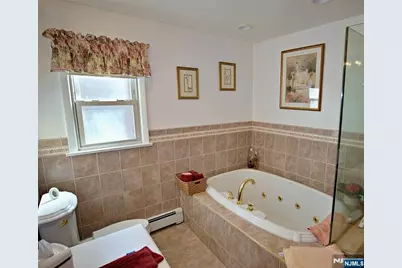 226 Irving Place, Lyndhurst Township, NJ 07071 - Photo 12