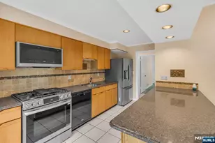 9 Belaire Dr, Roseland, NJ 07068 - Photo 16