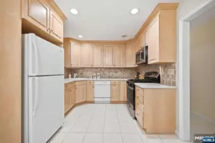 5 Valen Ct 1, Franklin Lakes, NJ 07417 - Photo 12