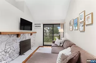 102 W Ridge Mews, Wood Ridge, NJ 07075 - Photo 6
