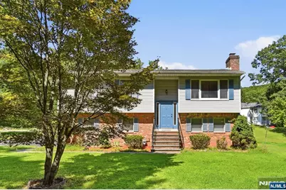 5 Apshawa Cross Road, West Milford, NJ 07480 - Photo 2