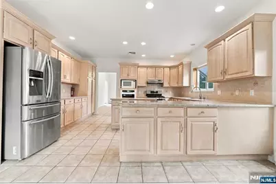 16 Sunset Drive, Nutley, NJ 07110 - Photo 8