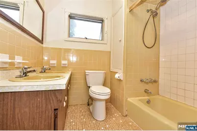 224 Romain Avenue, Pompton Lakes, NJ 07442 - Photo 14