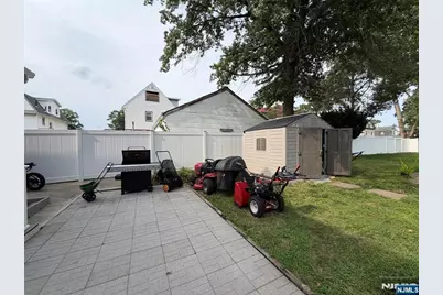 413 S Pine, Roselle, NJ 07203 - Photo 40