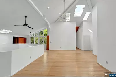 262 W Saddle River Road, Upper Saddle River, NJ 07458 - Photo 18