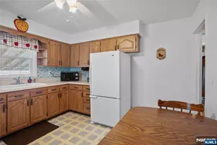 5 Sally St, Bloomingdale, NJ 07403 - Photo 10