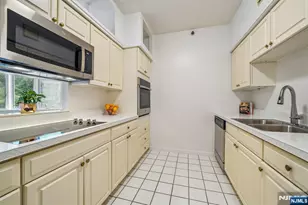 10 Smith Manor Blvd 119, West Orange Township, NJ 07052 - Photo 8
