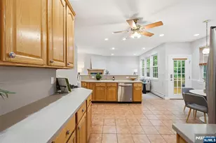 13 Oakwood Ct, Cedar Grove, NJ 07009 - Photo 10