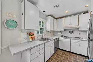 13 Friar Way, Wayne, NJ 07470 - Photo 12