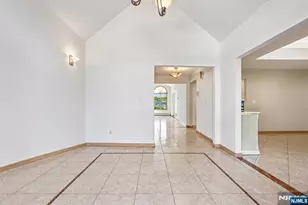 19 Brook Hollow Ct, Hawthorne, NJ 07506 - Photo 6