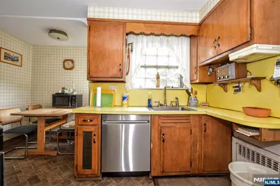 210 Rodney Street, Glen Rock, NJ 07452 - Photo 6
