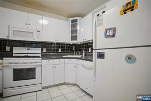 555 North Ave 21 H, Fort Lee, NJ 07024 - Photo 6