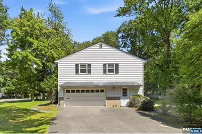 472 Cedar Hill Avenue, Wyckoff Township, NJ 07481 - Photo 4