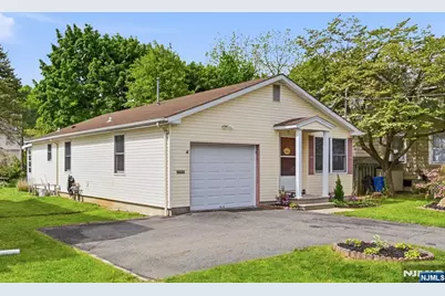 15 Orchard Street, Bloomingdale, NJ 07403 - Photo 4