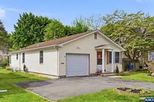 15 Orchard St, Bloomingdale, NJ 07403 - Photo 4