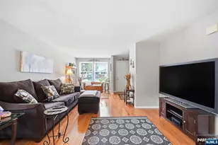 15 Orchard St, Bloomingdale, NJ 07403 - Photo 8