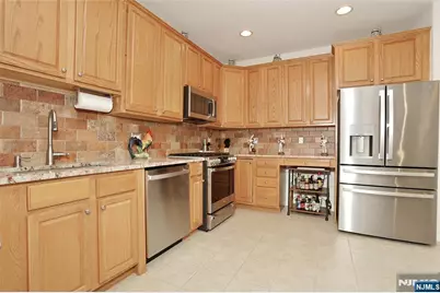 8414 Warrens Way, Wanaque, NJ 07465 - Photo 16