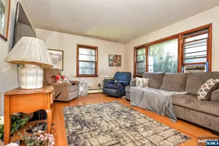 27 Hillcrest Ave, Lodi, NJ 07644 - Photo 8