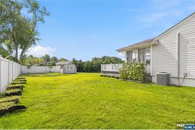 112 Sand Road, Fairfield, NJ 07004 - Photo 30