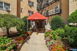 2215 Central 5D, Fort Lee, NJ 07024 - Photo 8