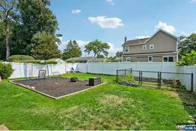 122 Maplewood Avenue, Wayne, NJ 07470 - Photo 30