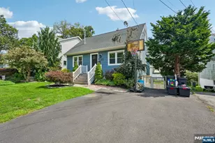 122 Maplewood Ave, Wayne, NJ 07470 - Photo 2