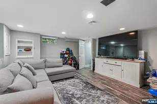 122 Maplewood Ave, Wayne, NJ 07470 - Photo 22