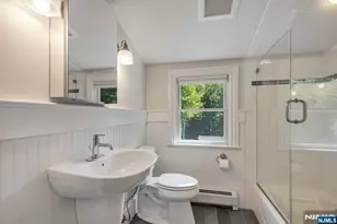 200 Katherine Rd, Ridgewood, NJ 07450 - Photo 32