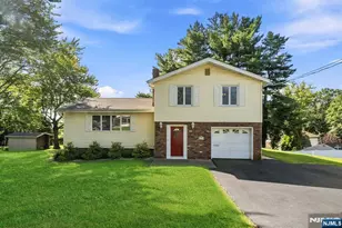 33 Waling Dr, Wayne, NJ 07470 - Photo 38