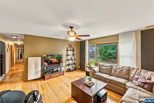 56 Hillcrest Ave, Woodland Park, NJ 07424 - Photo 4