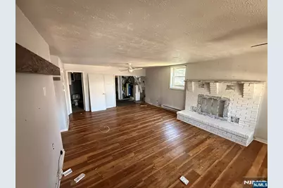 208 Maxim Drive, Hopatcong, NJ 07843 - Photo 4