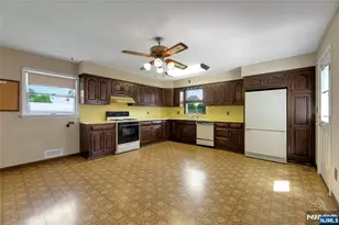 77 High St, Clifton, NJ 07014 - Photo 6