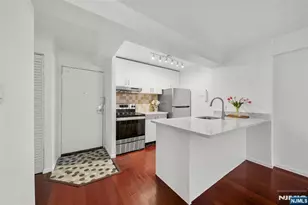 333 Grand Ave 2M, Palisades Park, NJ 07650 - Photo 2